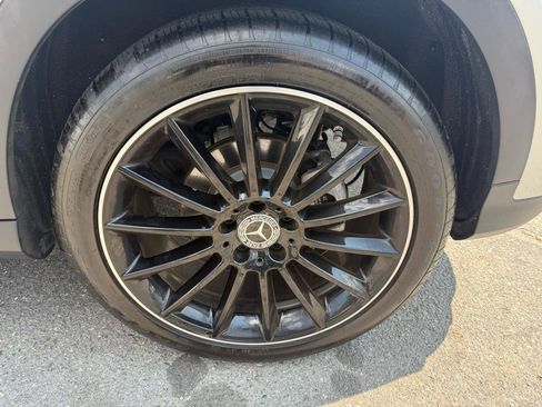 Used 2019 Mercedes-Benz GLA 250 4MATIC image 11