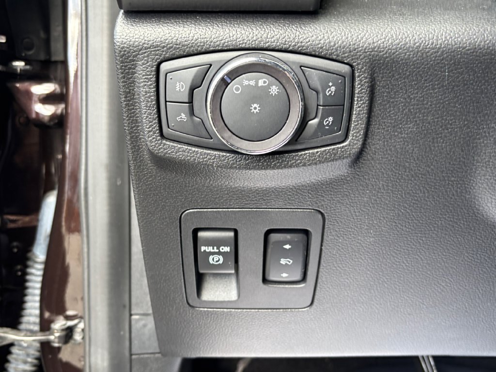 Used 2019 Ford F150 XLT w/ Equipment Group 302A Luxury AWD/4WD image 31