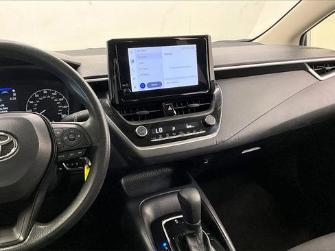 Used 2023 Toyota Corolla LE image 5