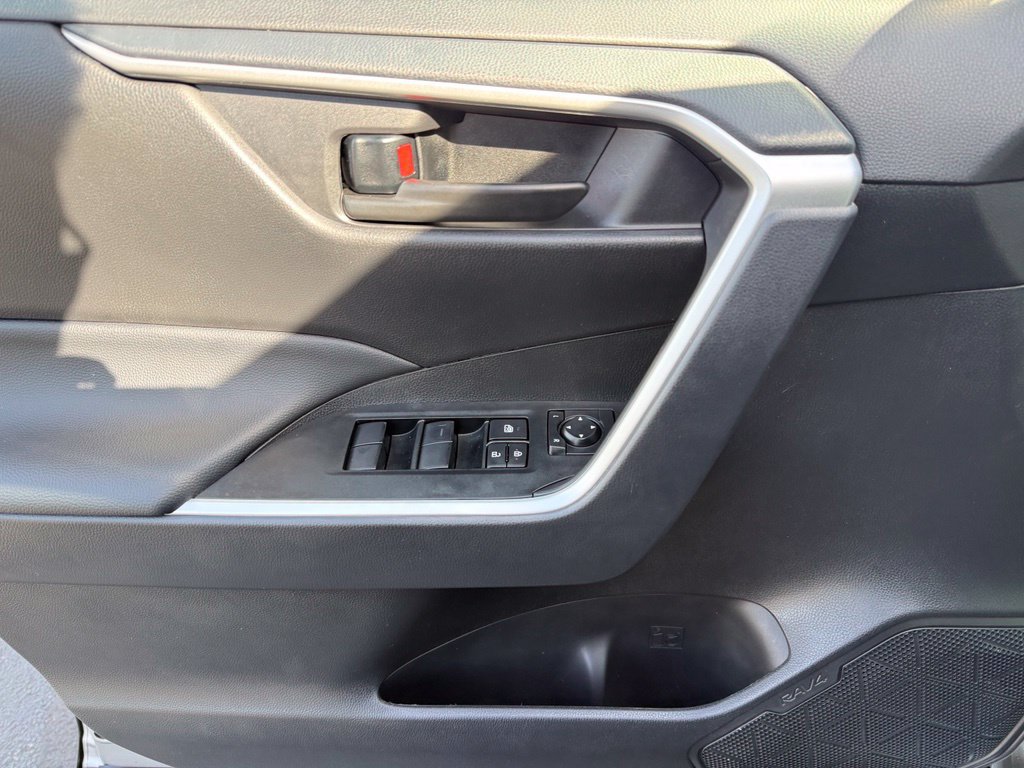 Certified 2024 Toyota RAV4 LE AWD/4WD image 15