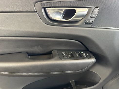 Certified 2023 Volvo XC60 B5 Plus AWD/4WD image 10