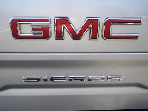 Used 2022 GMC Sierra 1500 SLT w/ SLT Premium Plus Package AWD/4WD image 40