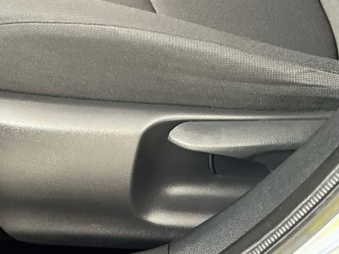 Used 2020 Toyota Corolla LE FWD image 16