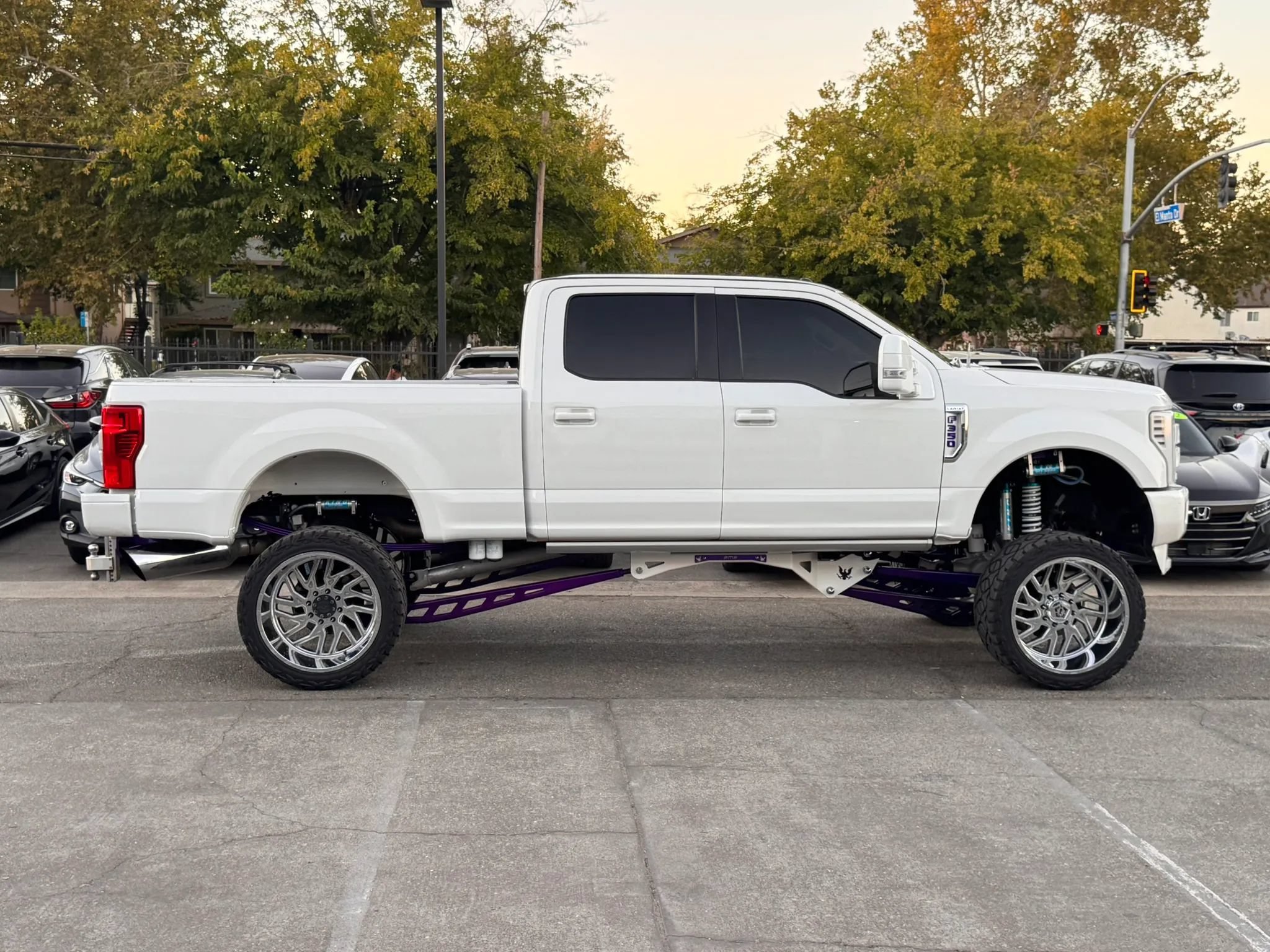Used 2017 Ford F350 Lariat w/ Lariat Value Package AWD/4WD image 7
