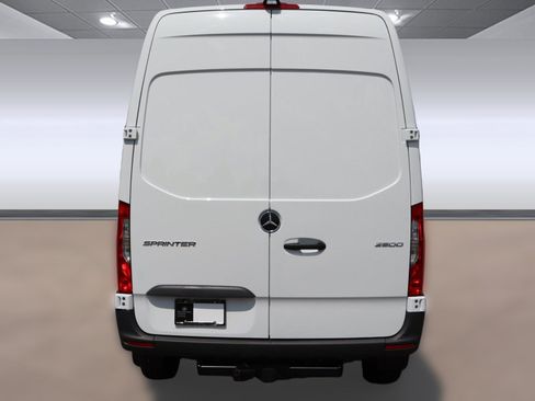 Used 2025 Mercedes-Benz Sprinter 2500 image 10