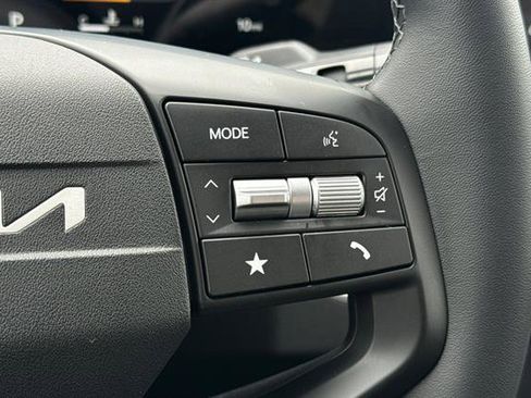 New 2025 Kia K4 EX image 25