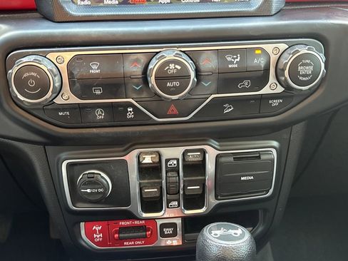 Used 2018 Jeep Wrangler Unlimited Rubicon image 22