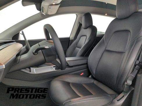 Used 2021 Tesla Model Y Long Range AWD/4WD image 17