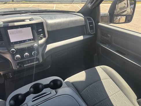 Used 2024 RAM 3500 Tradesman w/ Chrome Appearance Group AWD/4WD image 30