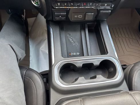 Used 2021 Chevrolet Silverado 2500 LTZ w/ LTZ Plus Package image 19