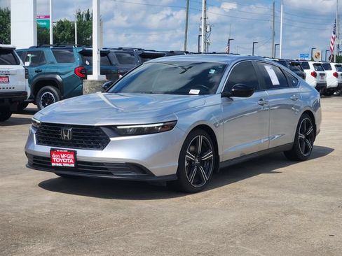 Used 2024 Honda Accord Sport image 3