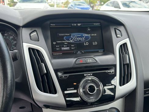 Used 2014 Ford Focus SE w/ Equipment Group 201A FWD image 18