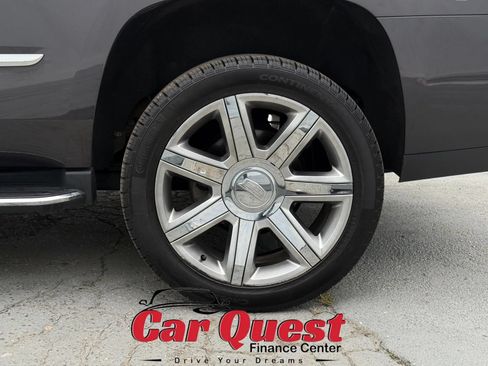 Used 2017 Cadillac Escalade Luxury AWD/4WD image 23