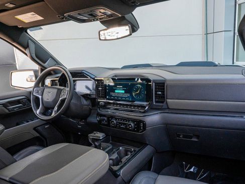 Used 2023 Chevrolet Silverado 1500 ZR2 image 4