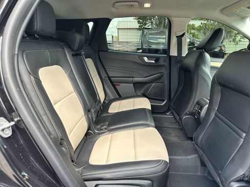 Used 2022 Ford Escape Titanium w/ Titanium Elite Package AWD/4WD image 18