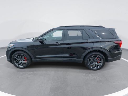Used 2025 Ford Explorer ST-Line w/ Premium Package image 8