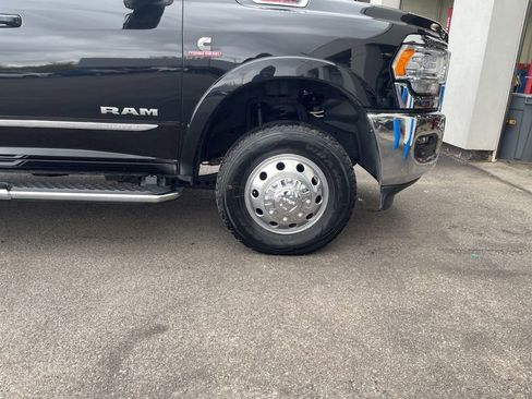 Used 2024 RAM 3500 Limited AWD/4WD image 8
