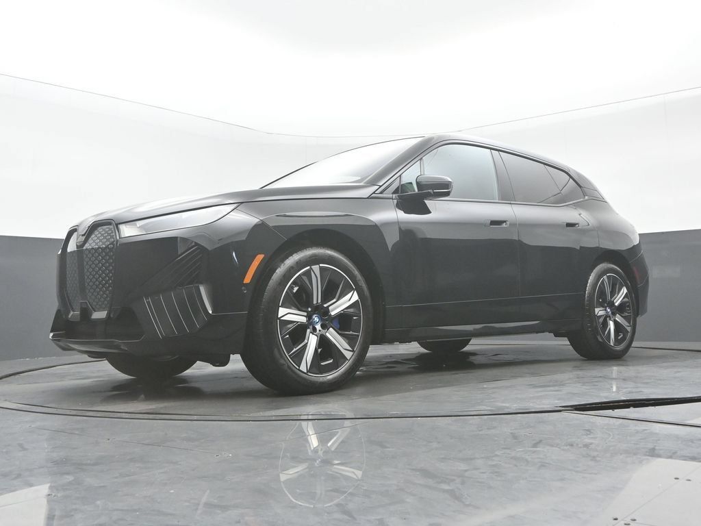 Used 2024 BMW iX xDrive50 w/ Premium Package AWD/4WD image 29