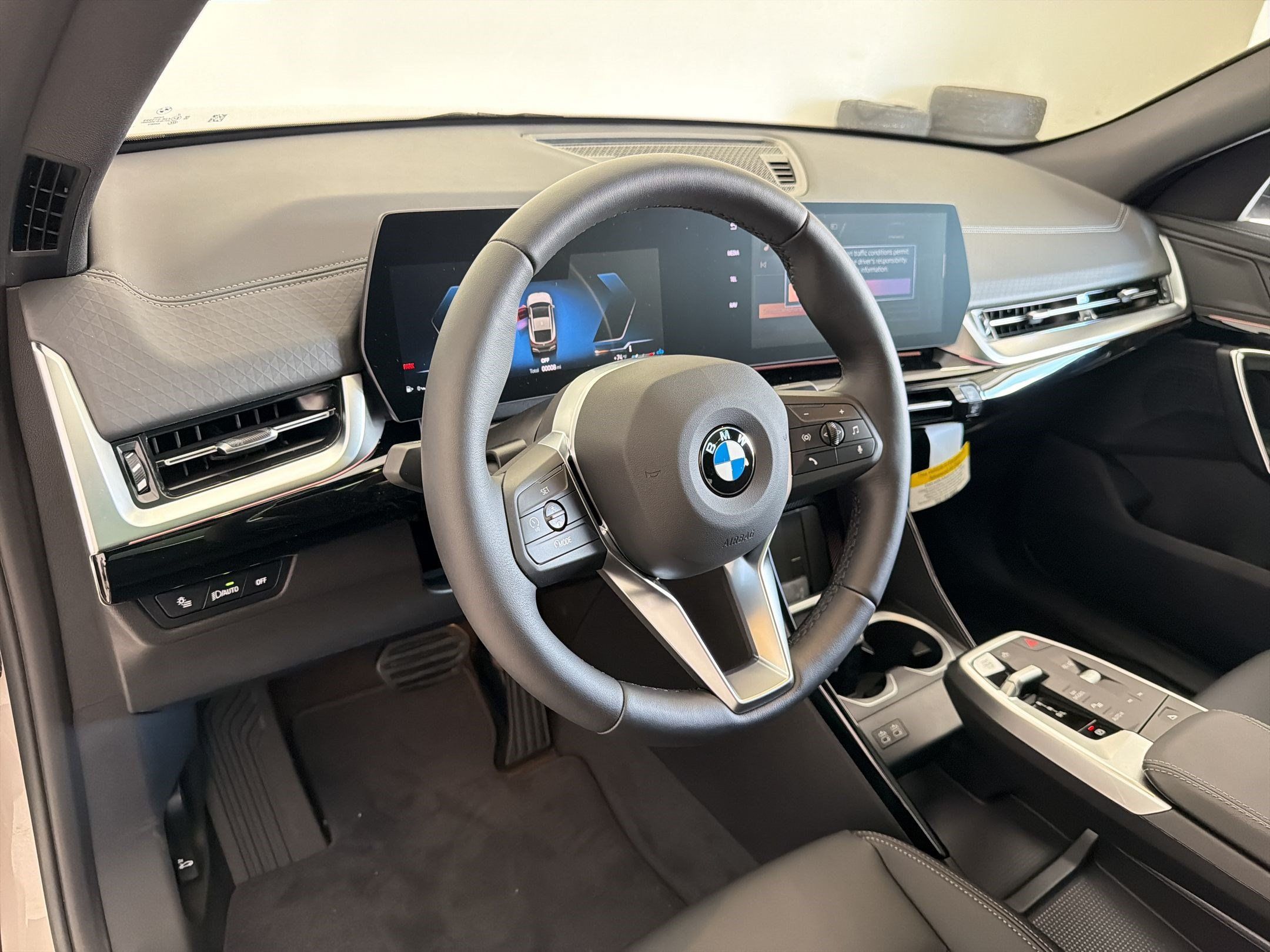 New 2026 BMW X2 xDrive28i w/ Convenience Package AWD/4WD image 4