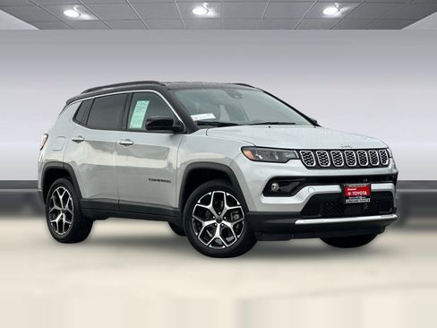 Used 2025 Jeep Compass Limited AWD/4WD image 7