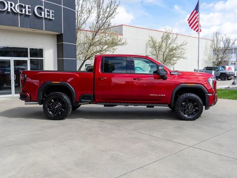 New 2026 GMC Sierra 2500 AT4 w/ AT4 Premium Plus Package AWD/4WD image 8