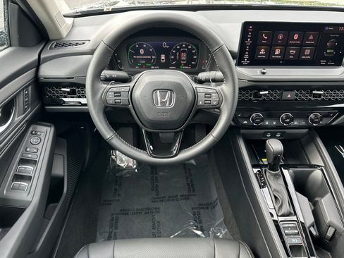 Used 2025 Honda Accord EX-L image 16