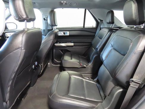 Used 2022 Ford Explorer Limited w/ Equipment Group 301A RWD image 29