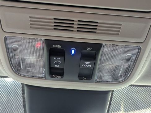 New 2026 Honda Odyssey Touring image 38