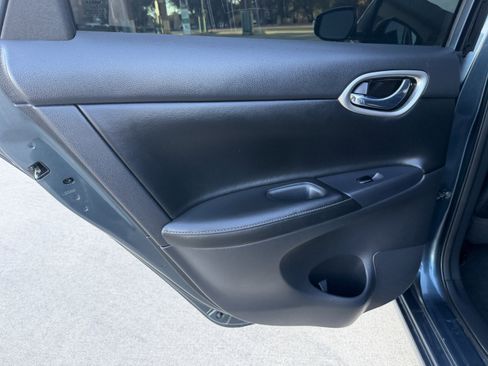 Used 2016 Nissan Sentra SL image 15