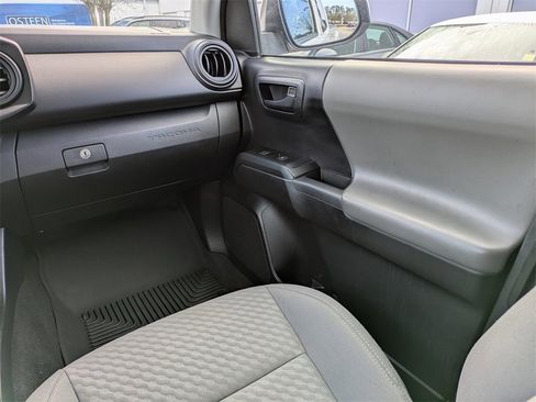 Used 2020 Toyota Tacoma SR image 19