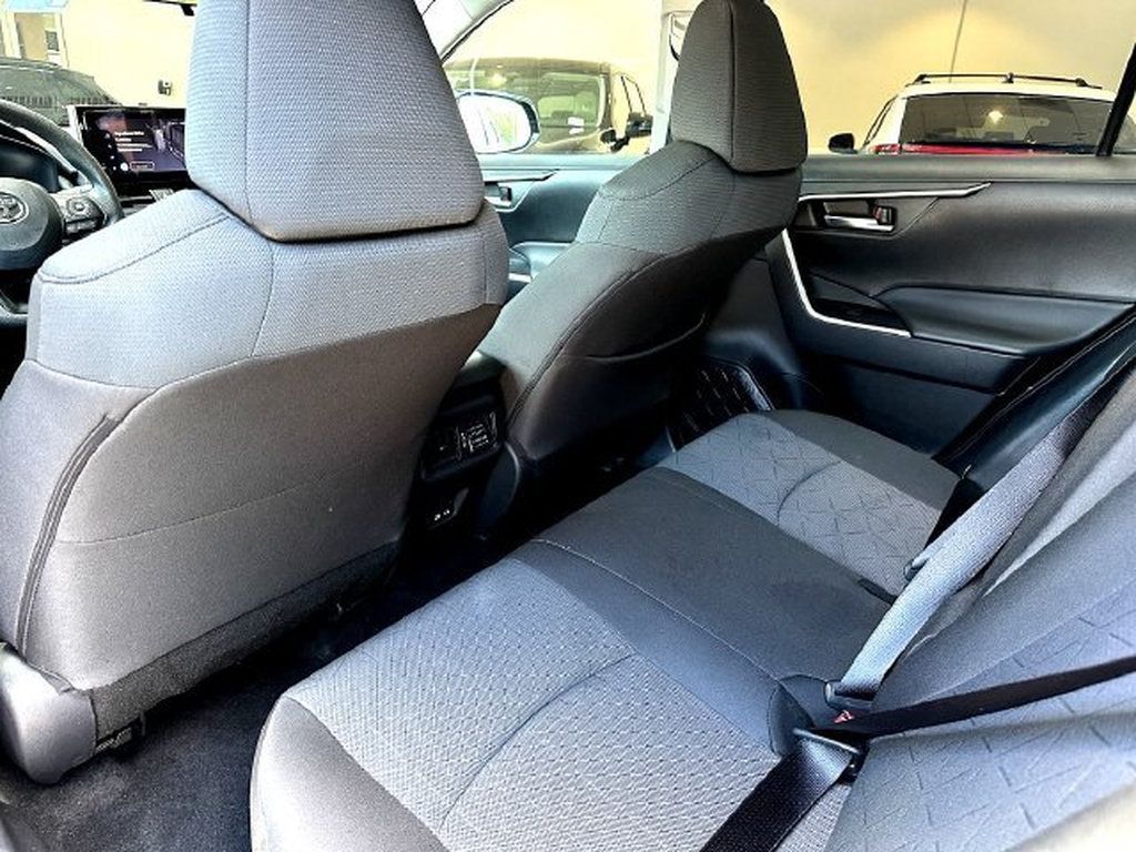 Certified 2025 Toyota RAV4 XLE AWD/4WD image 19