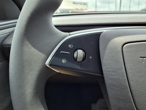 Used 2026 Tesla Model Y 2WD image 15