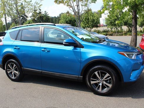 Used 2018 Toyota RAV4 XLE w/ Plus Extra Value Package AWD/4WD image 6
