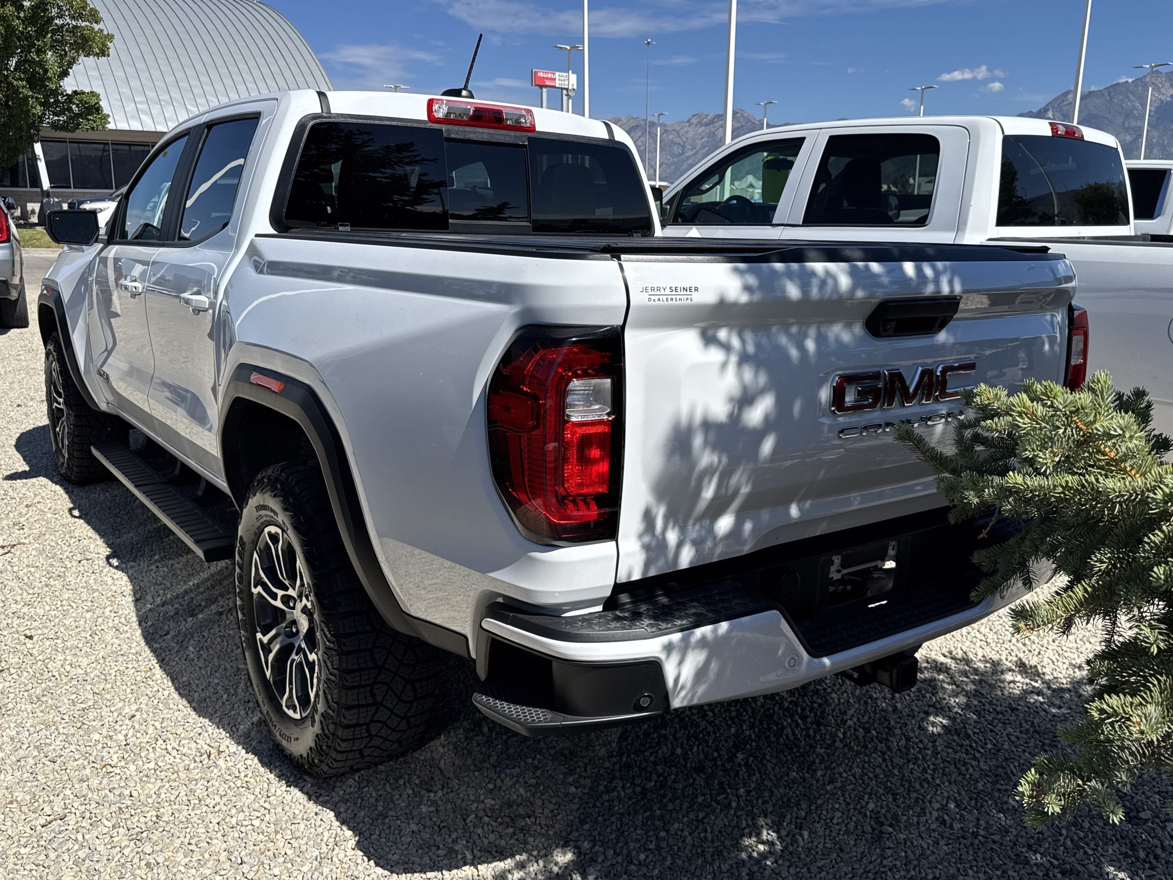 Used 2024 GMC Canyon AT4 w/ AT4 Premium Package AWD/4WD image 5