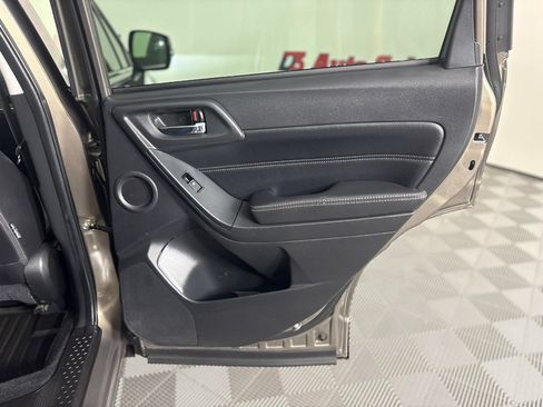 Used 2018 Subaru Forester 2.5i Touring w/ Popular Package #3B AWD/4WD image 43