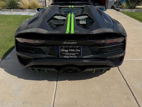 Used 2019 Lamborghini Aventador S AWD/4WD image 5