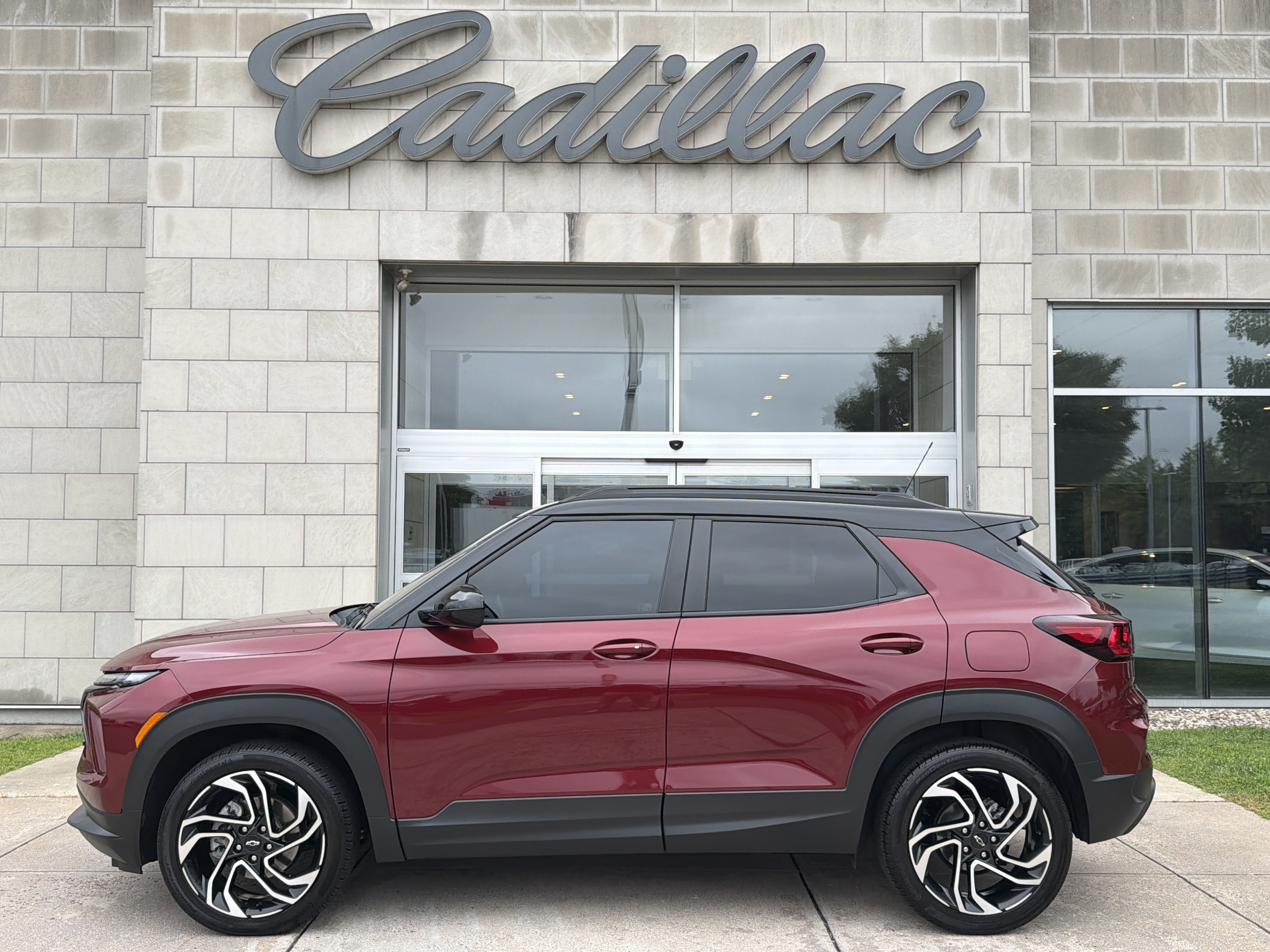 Used 2025 Chevrolet TrailBlazer RS w/ Convenience Package AWD/4WD image 10