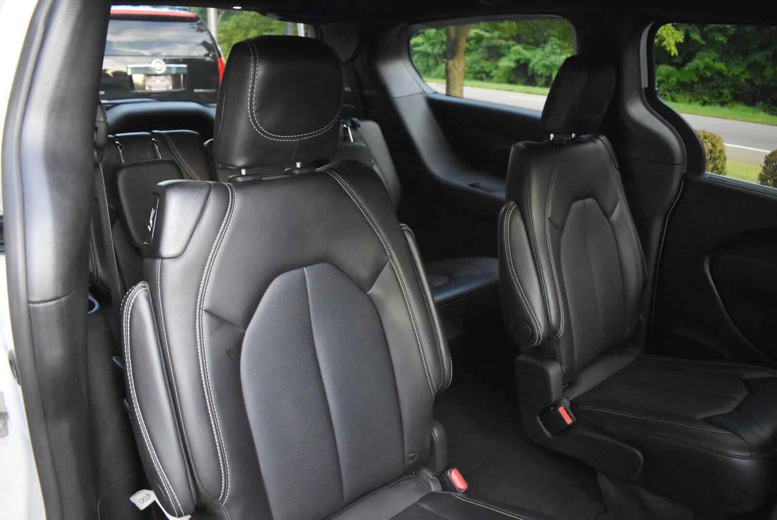 Used 2025 Chrysler Pacifica Select FWD image 49
