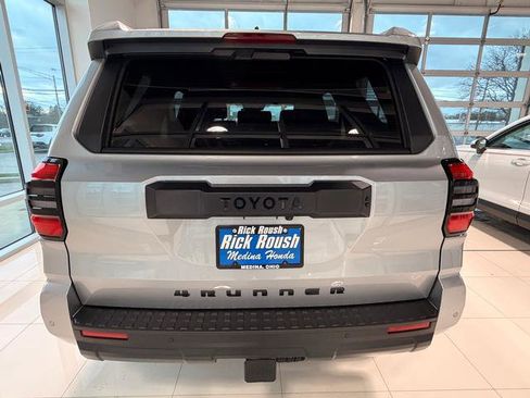 Used 2025 Toyota 4Runner 4WD image 5