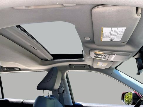 Used 2023 Toyota Highlander XLE FWD image 15