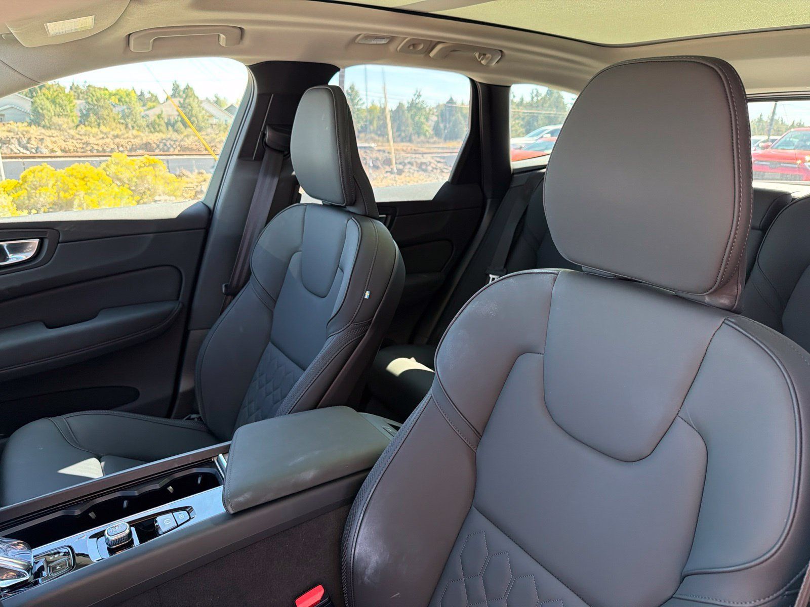 Used 2026 Volvo XC60 B5 Plus AWD/4WD image 19