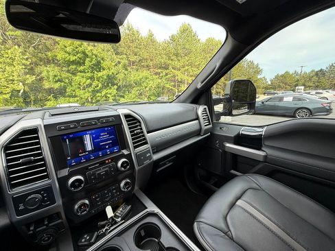 Used 2020 Ford F250 Platinum w/ FX4 Off-Road Package image 29