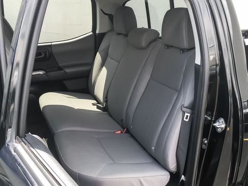 Used 2016 Toyota Tacoma SR5 RWD image 15