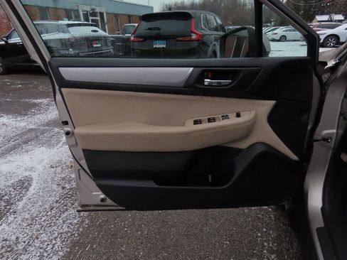 Used 2016 Subaru Outback 2.5i Premium image 15
