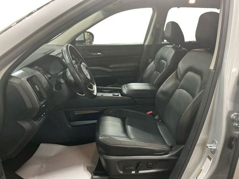 Used 2022 Nissan Pathfinder SL AWD/4WD image 10