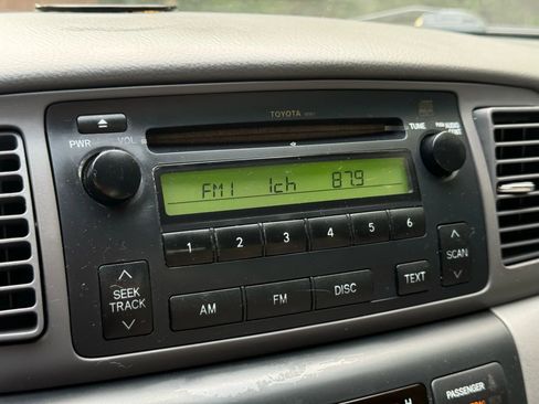 Used 2005 Toyota Corolla LE image 28