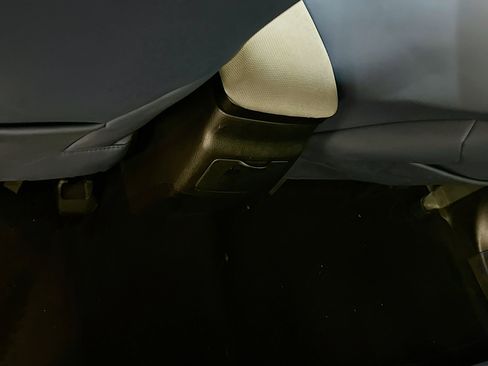 Used 2015 Toyota Corolla LE FWD image 27