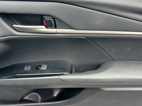 Used 2025 Toyota Camry SE FWD image 25