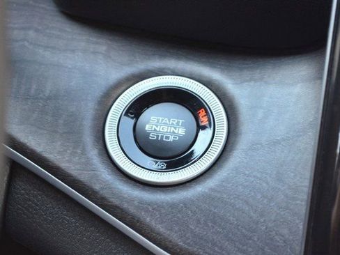 New 2025 Jeep Grand Cherokee Limited w/ Black Appearance Package image 23