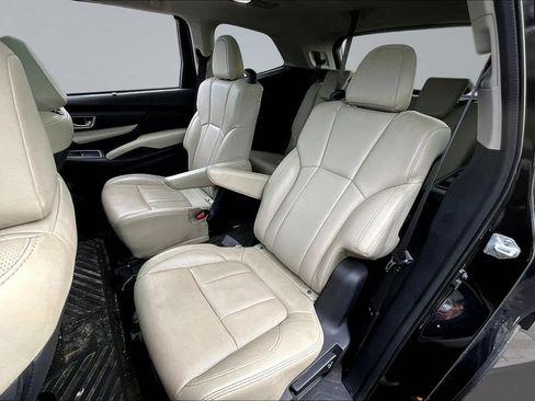 Used 2023 Subaru Ascent Limited w/ Technology Package AWD/4WD image 18